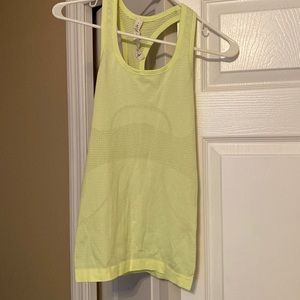 Lululemon workout shirt